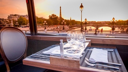 Gastronomic dinner on a panoramic bus - excluding drinks