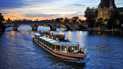 Luxury Dinner Cruise - Prime location