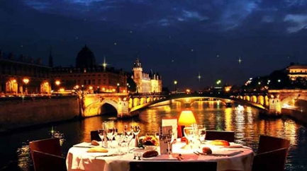 Dinner Cruise on the Seine - VIP location